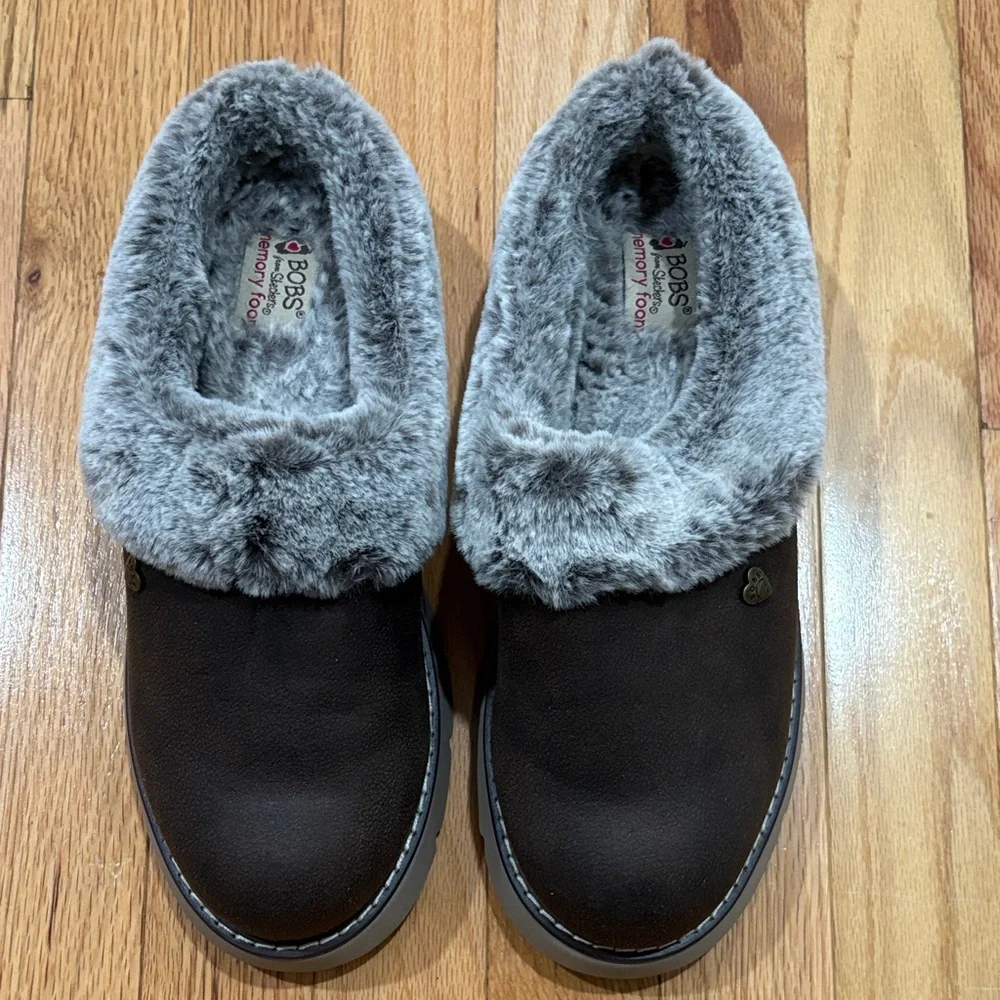 NWOT Bobs For Skechers Chocolate Faux Fur Slippers - Picture 2 of 9